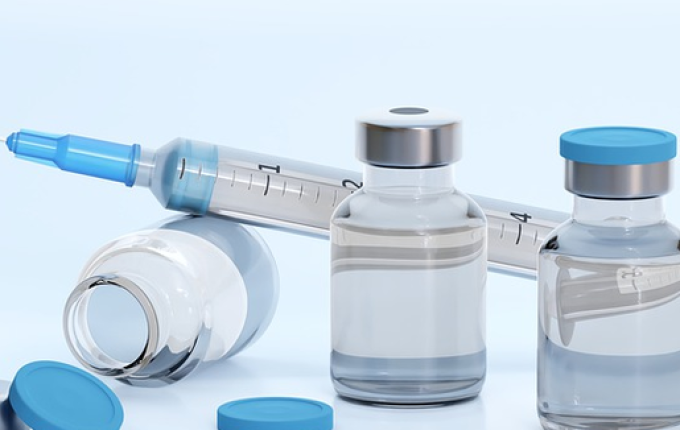 Vacina contra herpes zóster chega ao Brasil com preço mais caro do mercado