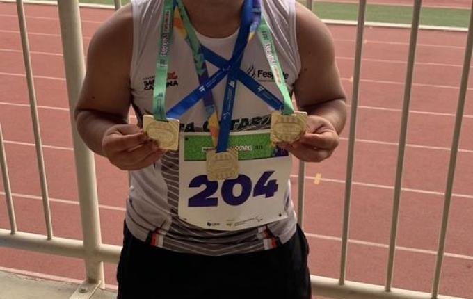 Atleta de Itapiranga conquista três medalhas de ouro na Paraolimpíada em São Paulo