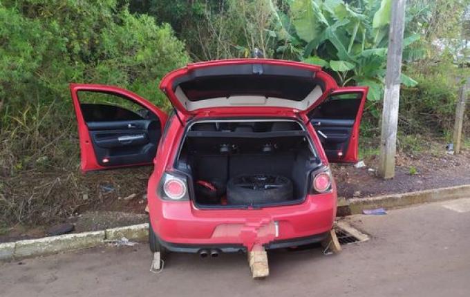 Motorista perde controle da direção, colide em cerca e é atendido pelos bombeiros em Campo Erê