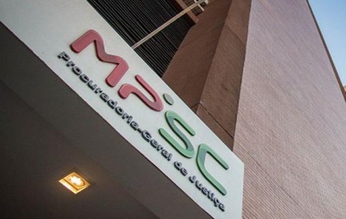 Médico que gravou pacientes com cenas de pornografia infantil é condenado em SJOeste