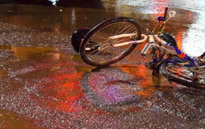 Ciclista é socorrido em estado grave após ser atropelado na Willy Barth