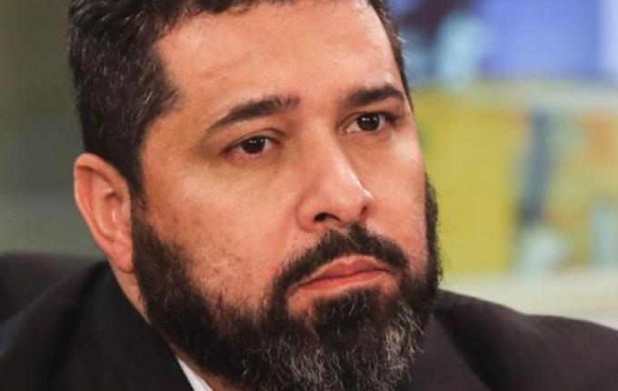 Correios: Após prejuízos bilionários, presidente entrega carta de demissão