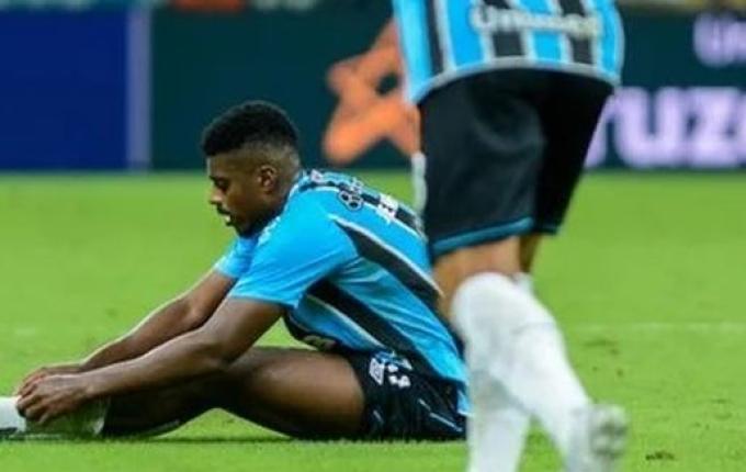 Grêmio perde para o Flamengo e recebe muitas vaias na Arena
