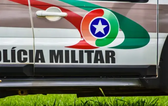 Após discussão por ciúmes, homem ameaça companheira com faca em Paraíso