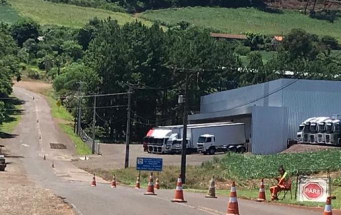 Operação tapa buracos teve início na rodovia de acesso à Princesa