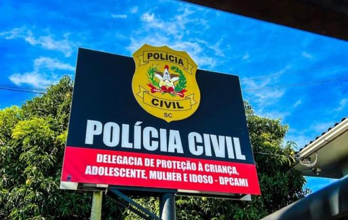 Polícia Civil descarta maus-tratos em morte de pata em praça de São Miguel do Oeste