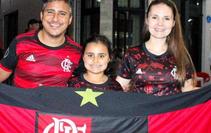 Torcedores comemoram título do Flamengo na Libertadores; vídeo