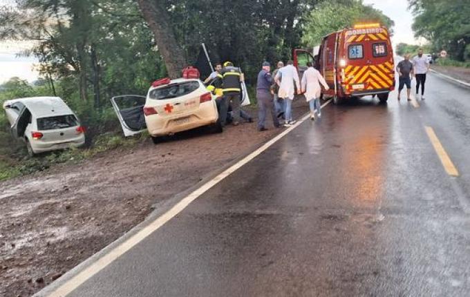 Acidente na SC-163 deixa quatro pessoas feridas em Iporã do Oeste