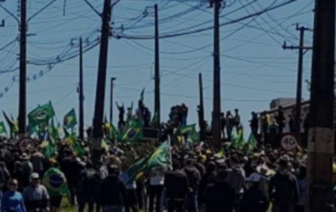 Participantes esclarecem sobre imagem polêmica do movimento desta manhã