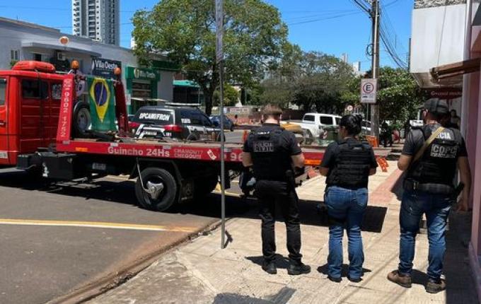 Operação da Polícia Civil resulta em duas prisões e várias apreensões em SMOeste