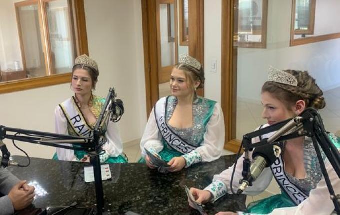 Comitiva da 15ª Deutsche Woche visita a Rádio Oeste e divulgam programação