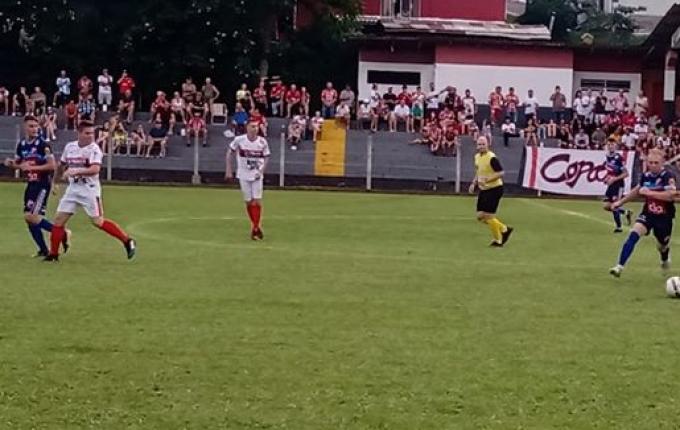 Cometa vence a primeira no Campeonato Regional