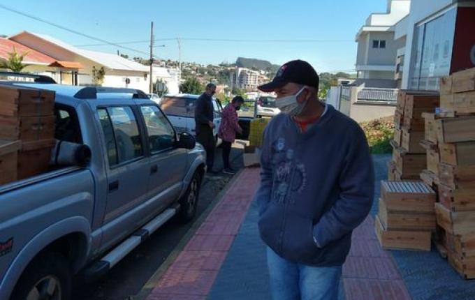 Epagri entrega kits para apicultores de SJCedro