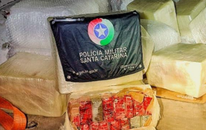 PM apreende mais de 200 Kg de maconha na SC-161