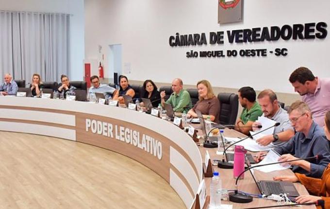 Câmara de São Miguel do Oeste aprova uso de equipamento de saúde em regime de urgência