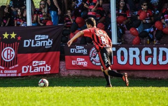 Clube Esportivo Guarani disputa a grande final do regional contra o Aliança