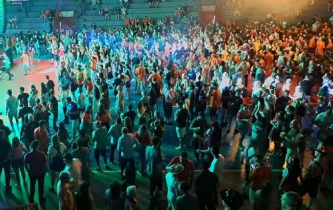 44ª Oktoberfest: Bailões agitam o público na noite deste sábado