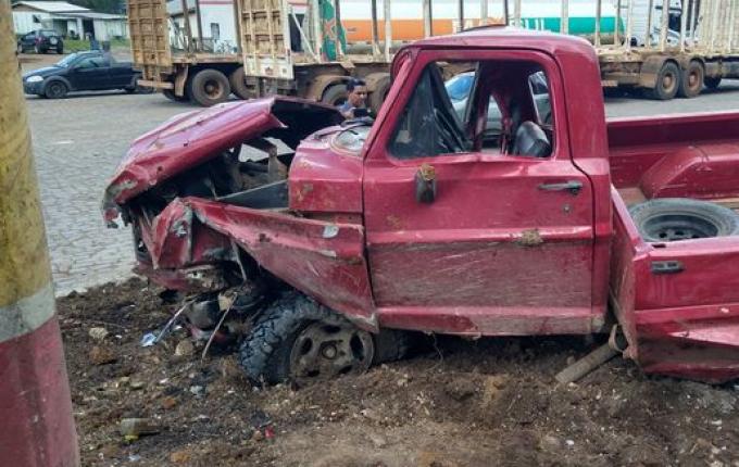 Carro emplacado em Anchieta se envolve em acidente com sete feridos na PR-280