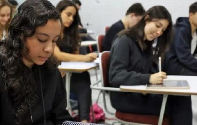 Mais de 110 mil estudantes fazem o segundo dia de provas do Enem em SC