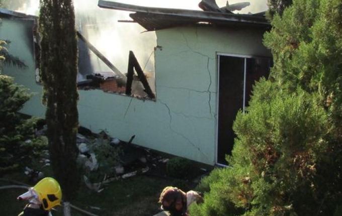 Casa é destruída por incêndio no interior de Guaraciaba