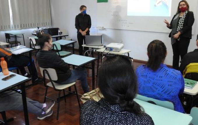 Professores da rede municipal de São Miguel do Oeste participam de formação
