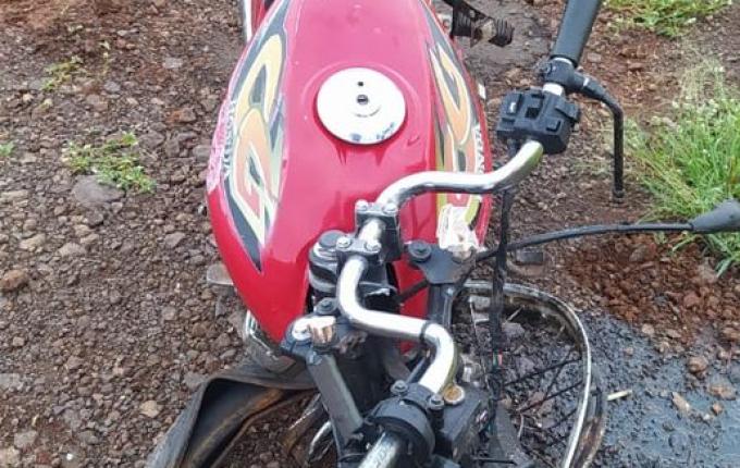 Colisão entre carro e moto deixa uma pessoa gravemente ferida na SC-163 em Descanso