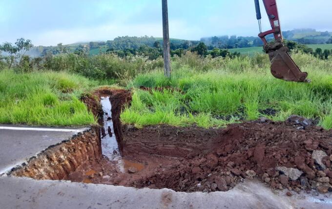 O SEMAE de São José do Cedro orienta a população a manter o racionamento de água pelo segundo dia consecutivo após o rompimento de uma adutora
