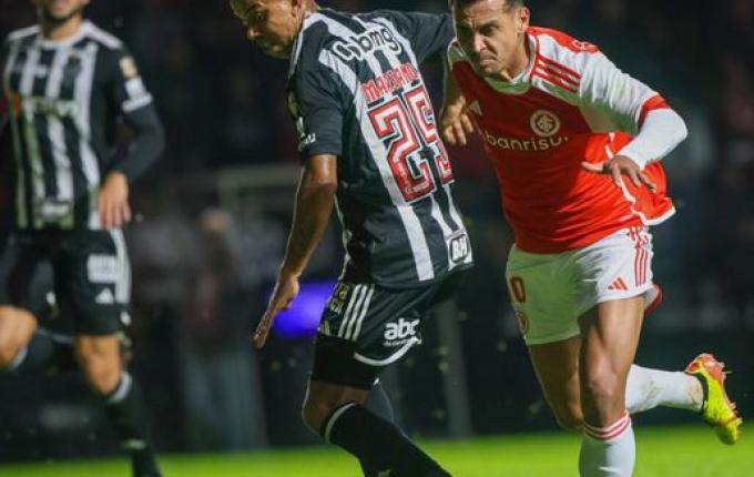 Inter leva gol no último lance e perde para o Atlético-MG em Criciúma