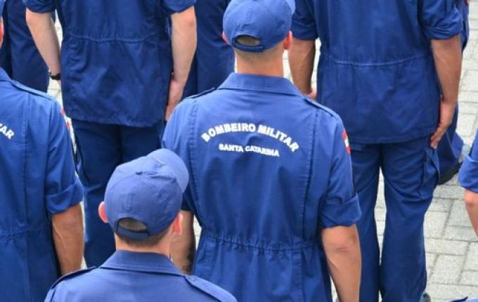 Bombeiros de SC abrem 630 vagas temporárias com salário de mais de R$ 8 mil