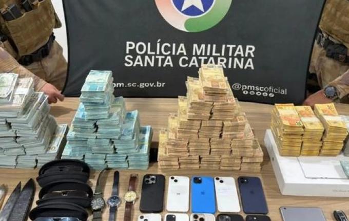 PMs presos em SC por extorquir foragido embolsaram meio milhão de reais, diz denúncia