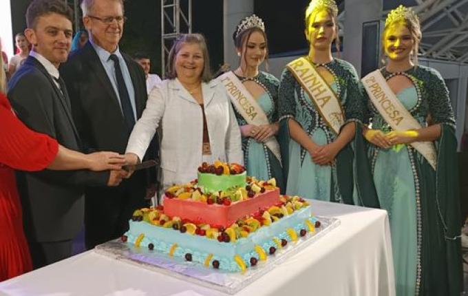 Grande público prestigia aniversário de 103 anos de colonização de Mondaí