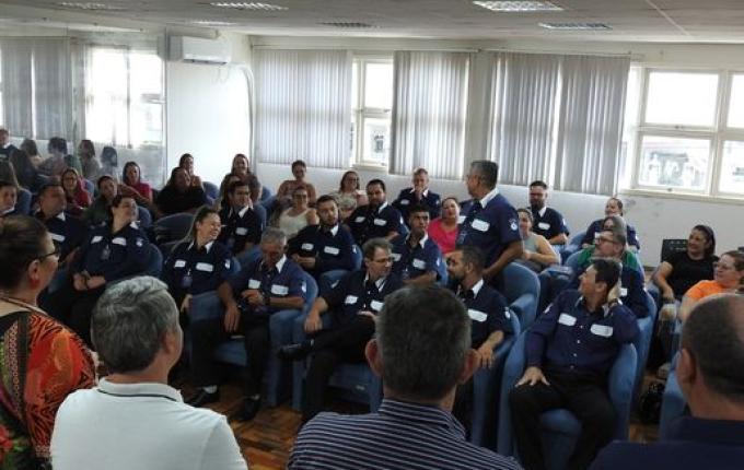 Ano letivo começa nesta quarta com zeladores nas escolas municipais de SMO