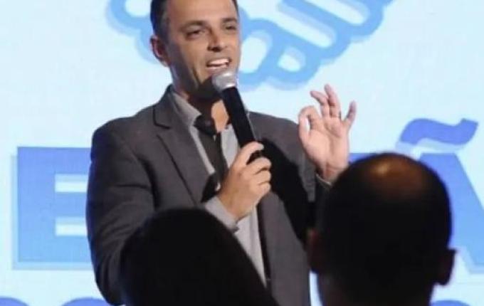 Prefeito de SC preso em operação já é réu por investigação em outros contratos