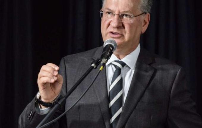 Promotoria move ação por ato de improbidade contra o prefeito Trevisan