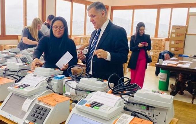 Cartório de Itapiranga realiza audiência pública para conferir urnas eletrônicas