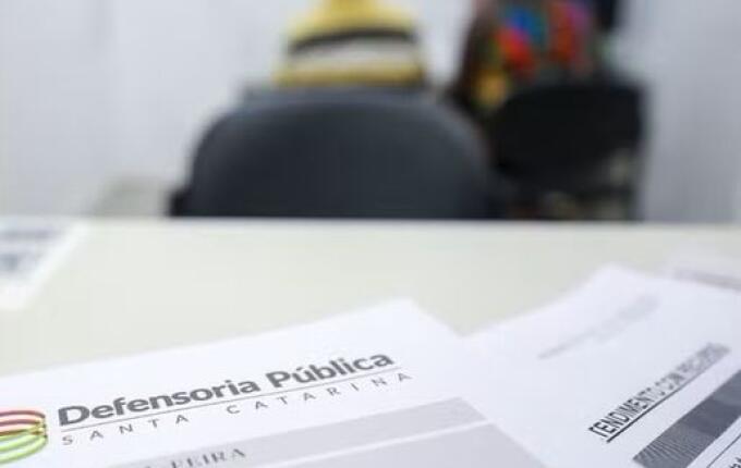 Concurso da Defensoria Pública de SC tem 14 vagas diretas e salário inicial de R$ 24 mil