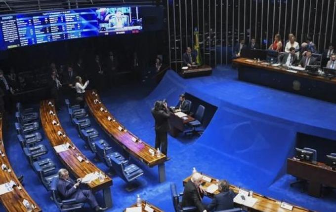 Senadores reagem contra PL da Dosimetria e se mobilizam para adiar proposta