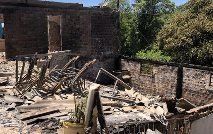 ATUALIZADA: Homem agride esposa e coloca fogo em residência com filhos dentro