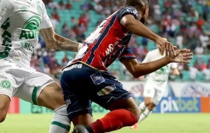 Com um a menos na maior parte da partida, Chape vence o Bahia em Salvador