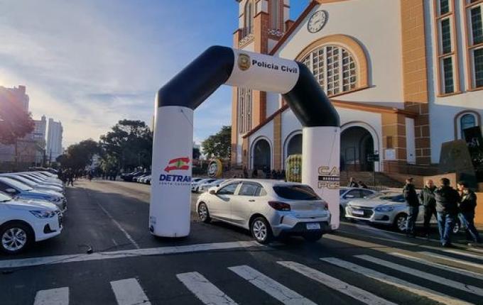Novos veículos da Polícia Civil são destinados para três comarcas da região