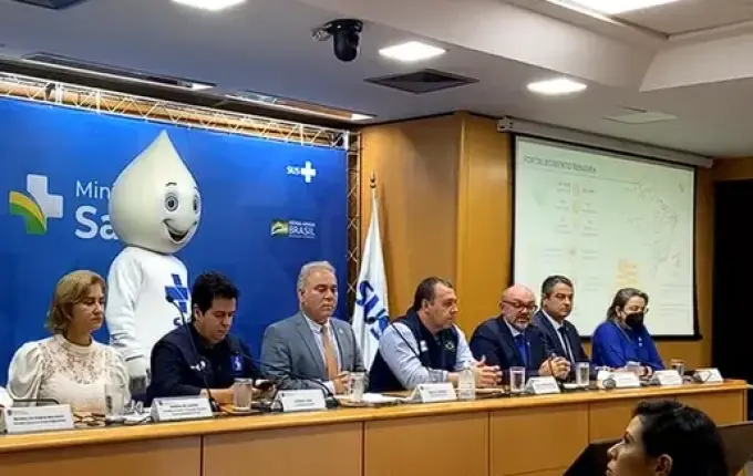 Queiroga assina portaria que encerra a emergência sanitária por Covid