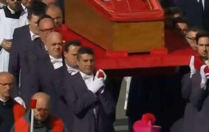 Corpo do papa Francisco é velado na Basílica de São Pedro