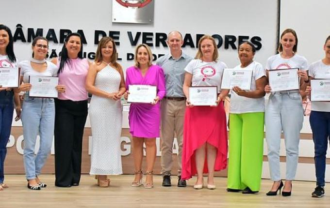 Câmara de São Miguel do Oeste presta homenagem ao Conselho dos Direitos da Mulher