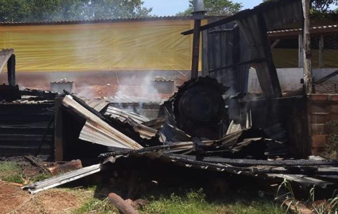 Incêndio atinge composteira no interior de São João do Oeste