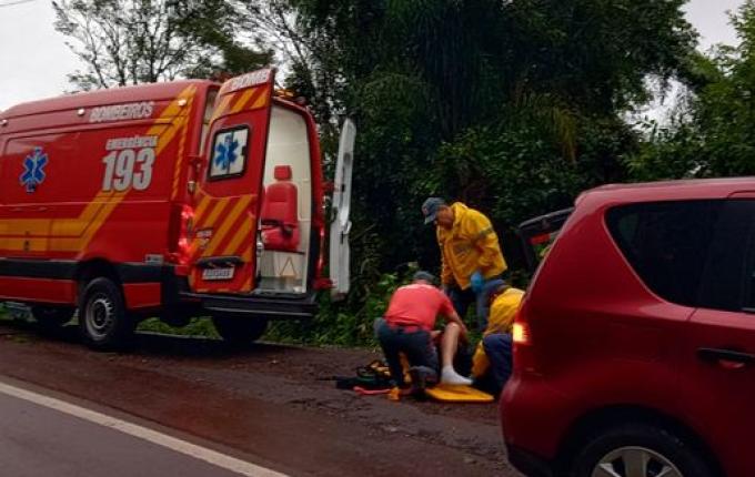 Condutor sofre ferimentos em queda de motocicleta na SC-386 em Mondaí