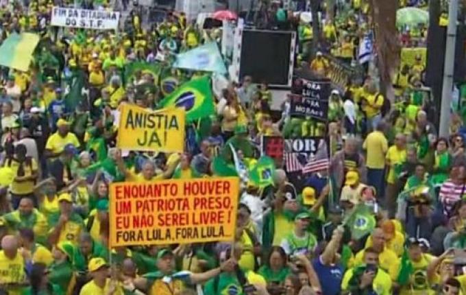 Manifestantes pró-Bolsonaro se reúnem em capitais e pedem anistia aos condenados pelo 8 de janeiro