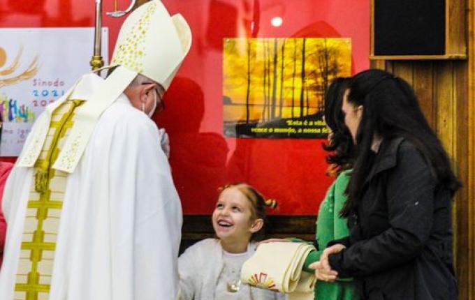 Missa oficializa novo vigário em São Miguel do Oeste; fotos