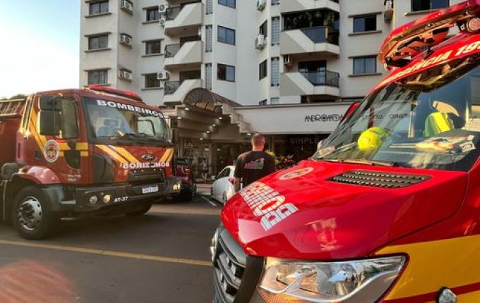 Bombeiros combatem princípio de incêndio no centro de São Miguel