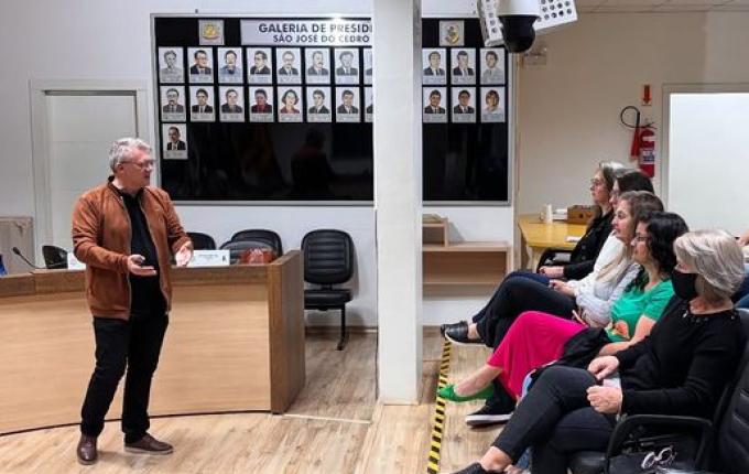 Sala do Empreendedor promove capacitação para fortalecer a participação em licitações em SJCedro