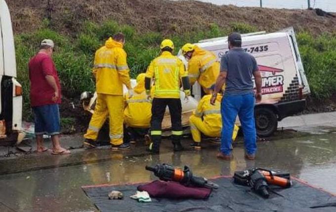 É estável quadro de motorista de acidente na BR-163, em Guarujá do Sul